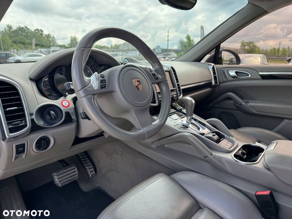 Porsche Cayenne S - 10