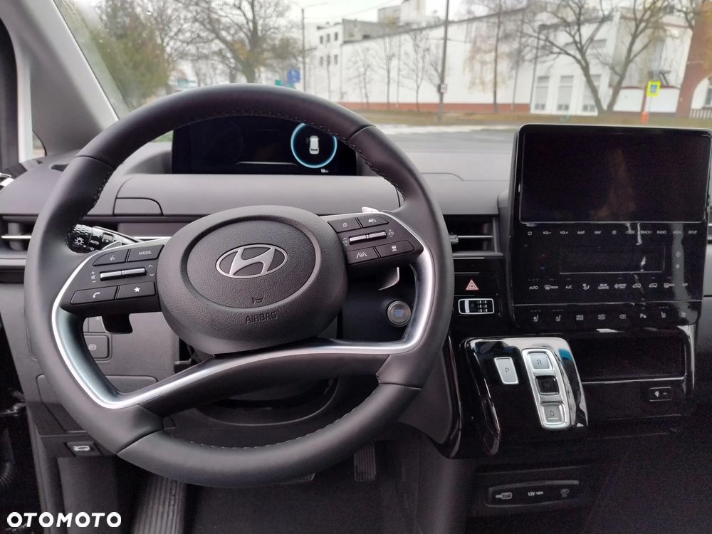 Hyundai Staria 1.6 T-GDI HEV Smart VIP - 13