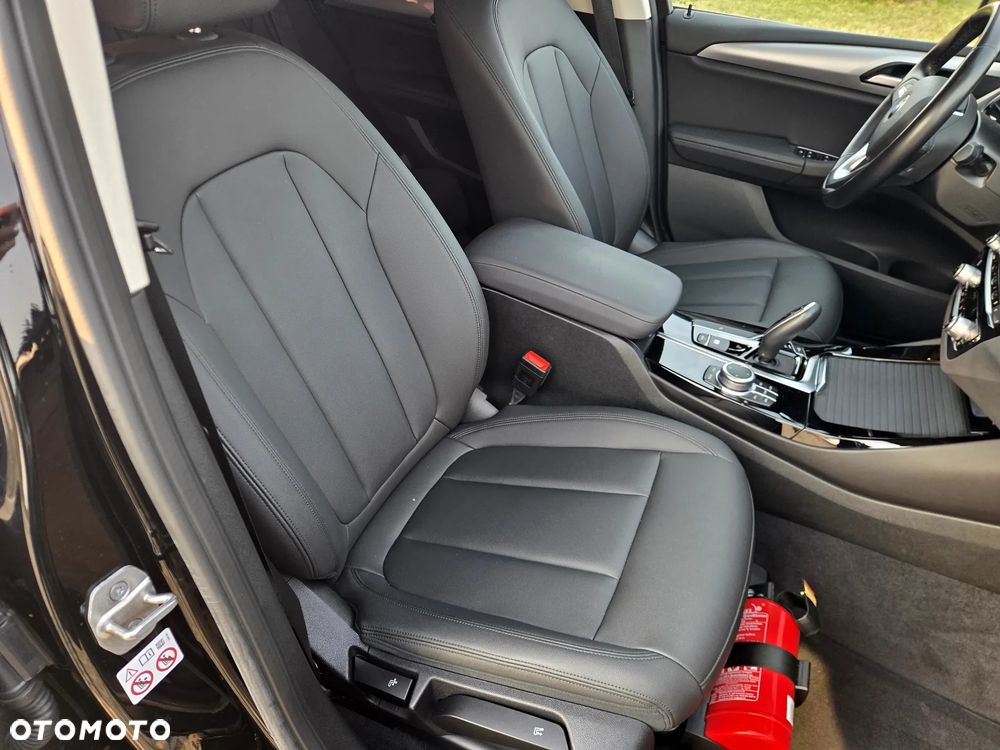 BMW X3 sDrive18d - 22