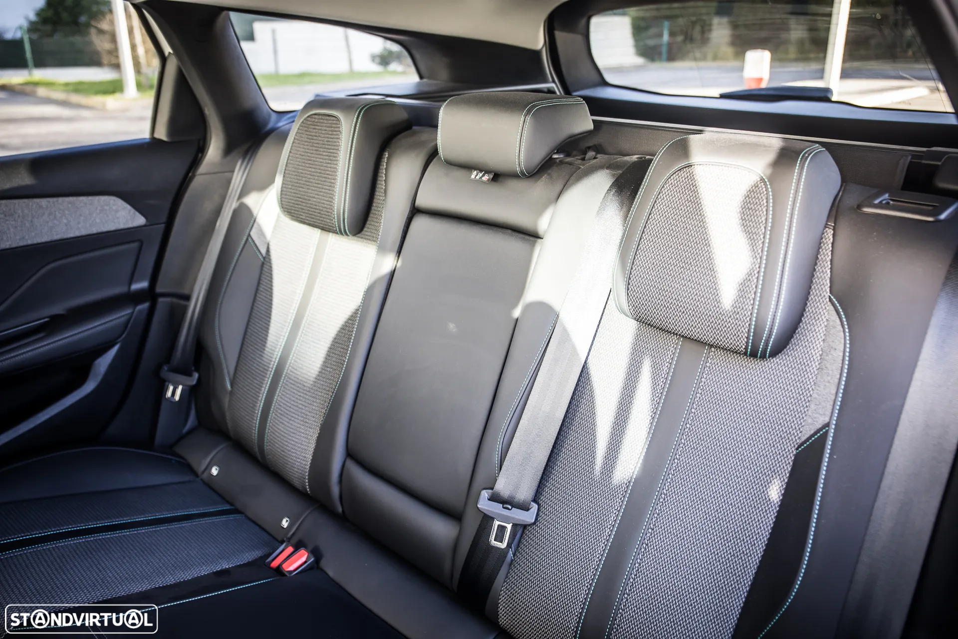 Peugeot 308 SW 1.6 Hybrid Allure Pack e-EAT8 - 14
