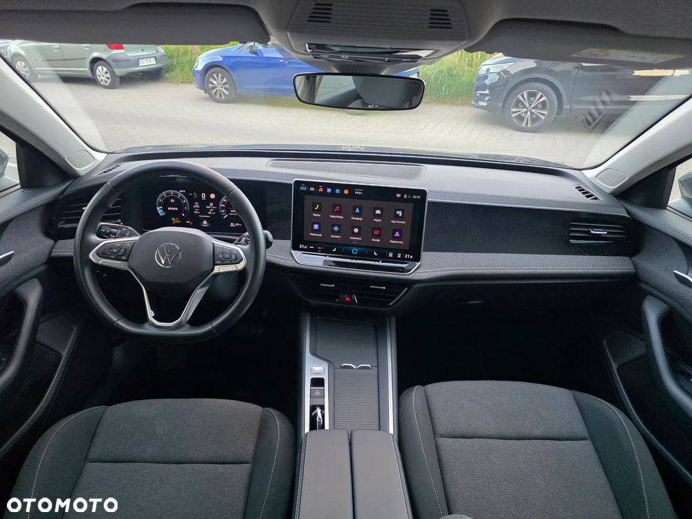 Volkswagen Passat - 17