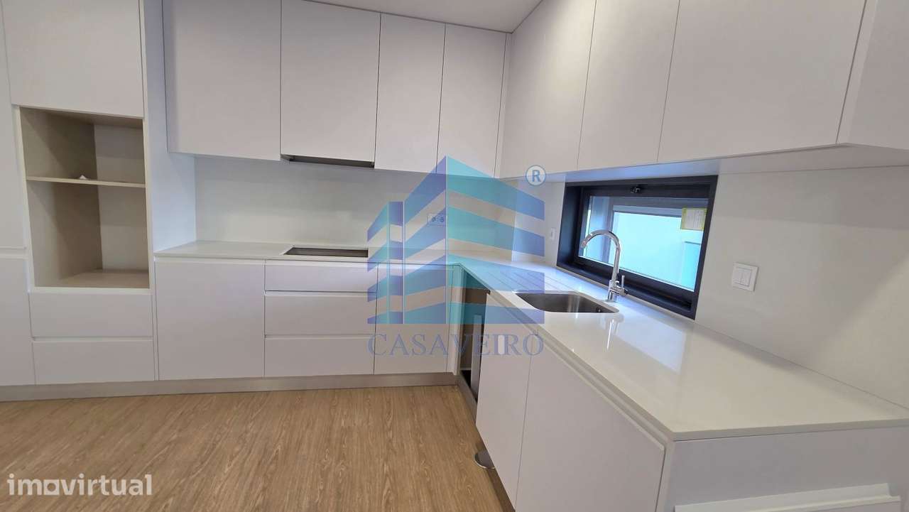 Apartamento T2  com varanda no centro de Esgueira - Grande imagem: 2/13