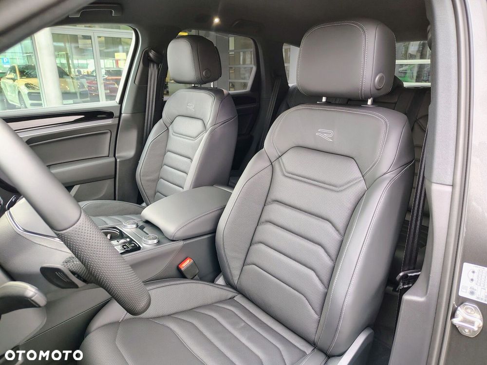 Volkswagen Touareg - 18