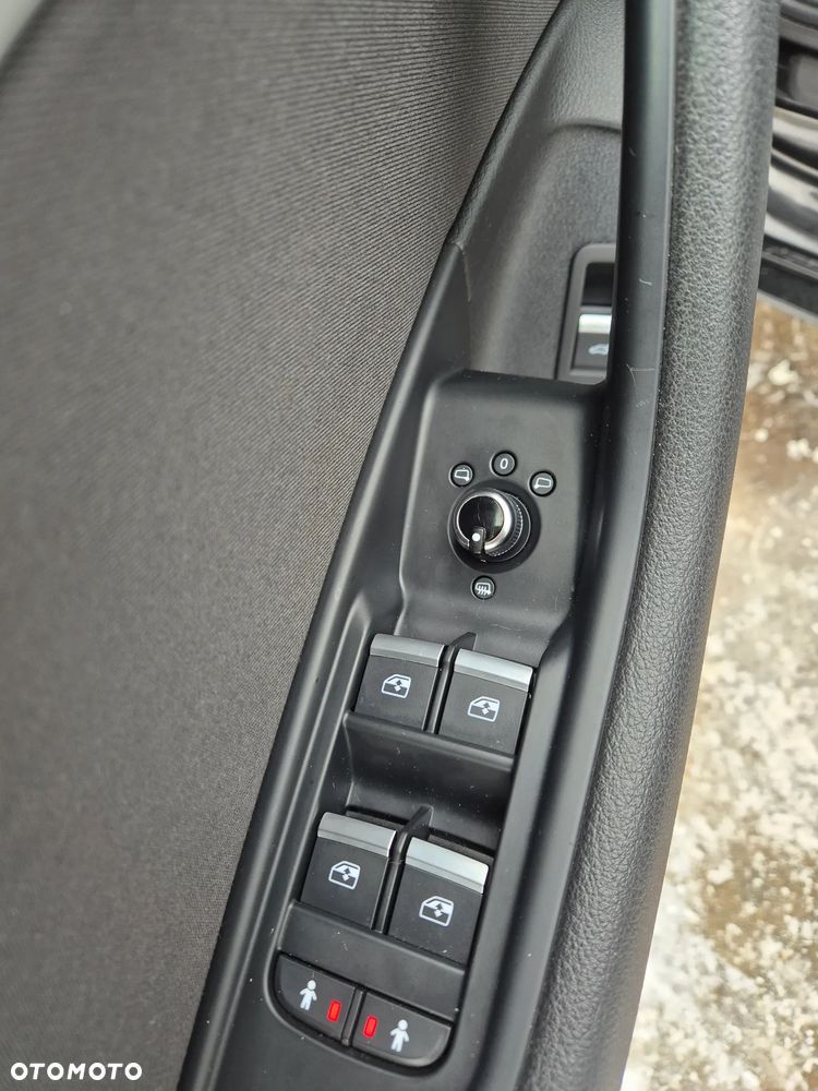 Audi A4 Limousine 35 TFSI S tronic - 13