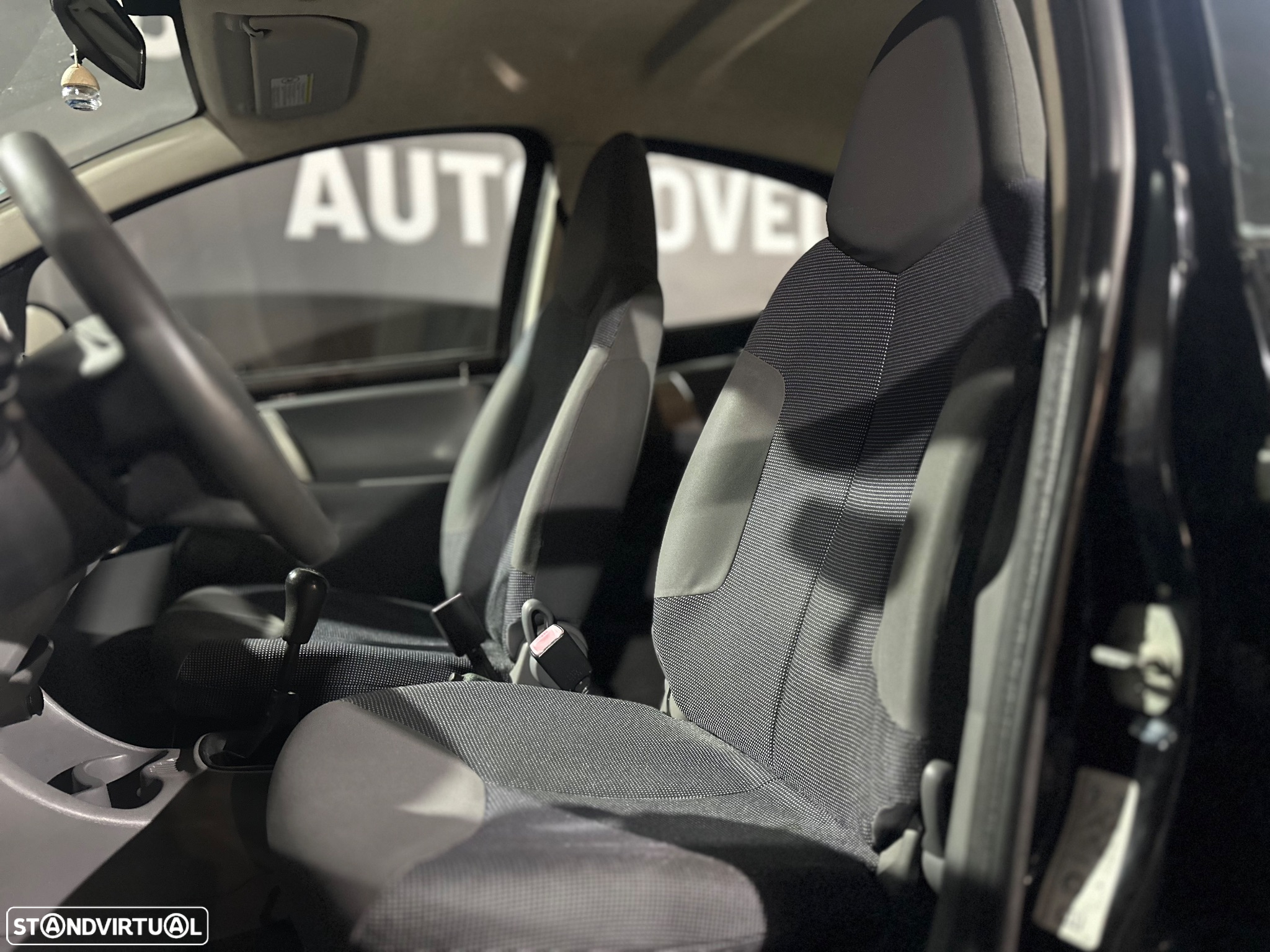 Peugeot 107 1.0 Urban - 18