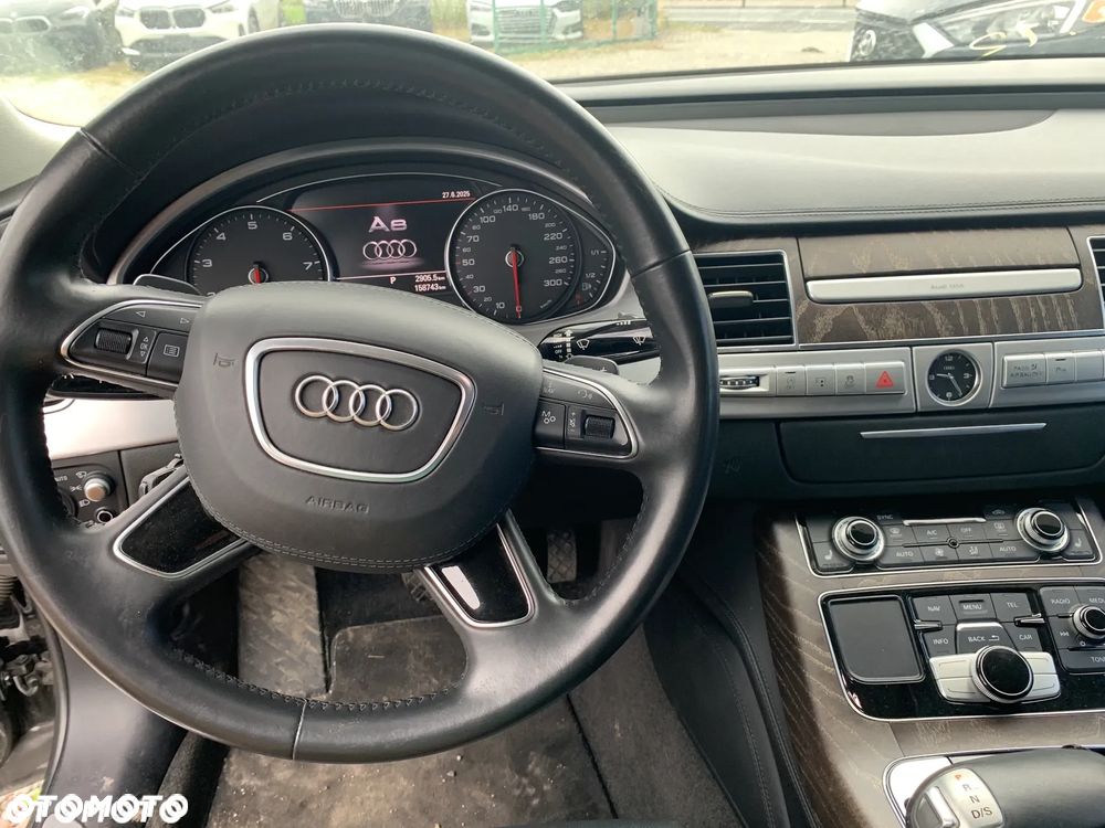 Audi A8 - 12
