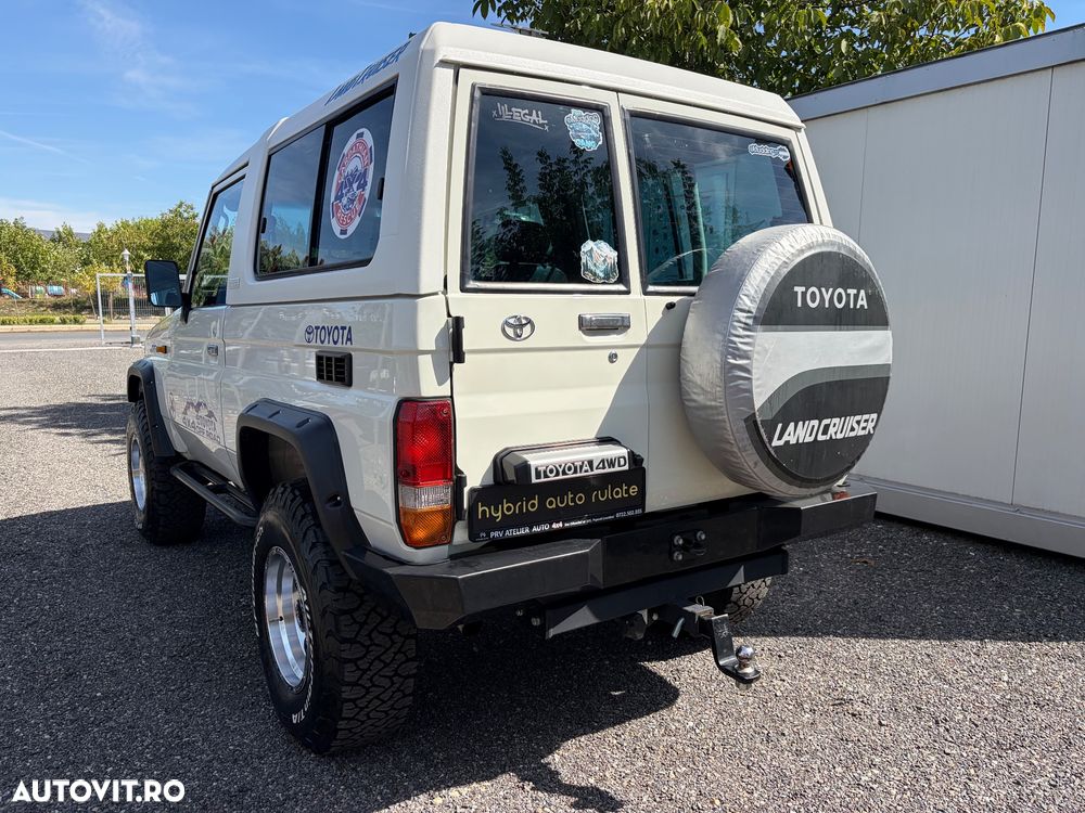 Toyota Land Cruiser - 3