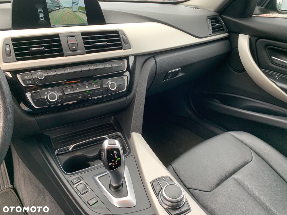 BMW Seria 3 318i Advantage - 34
