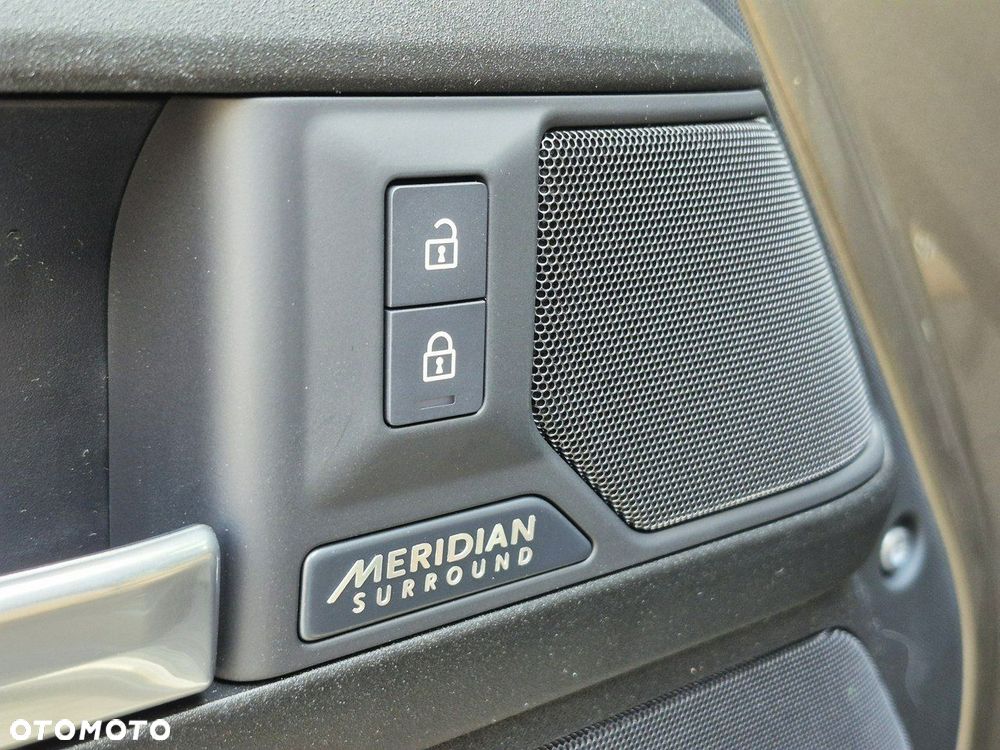 Land Rover Defender - 18