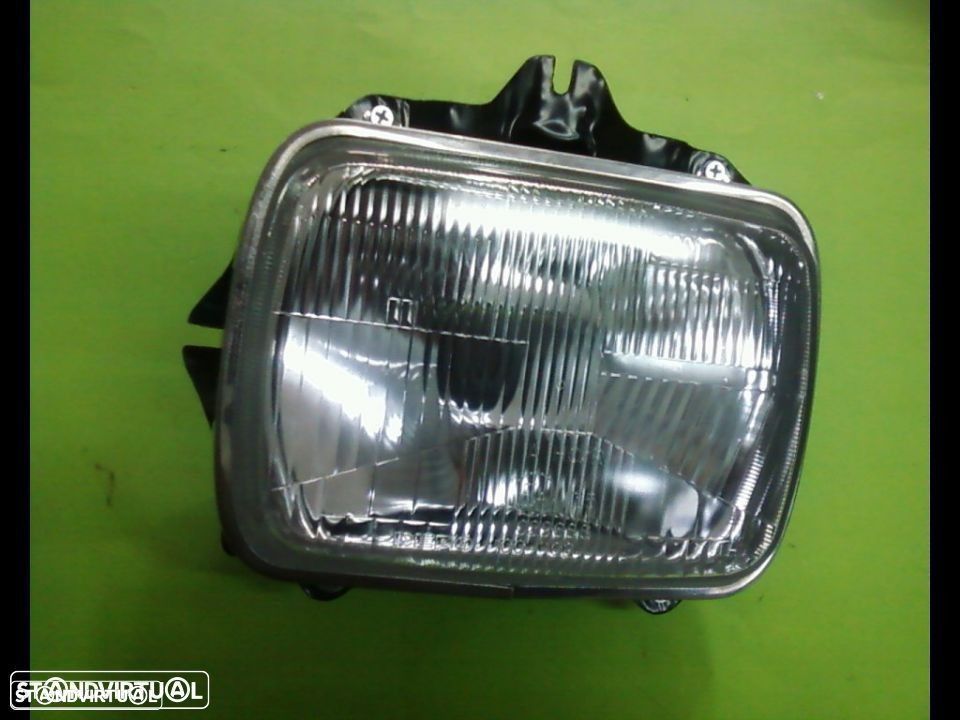 farol frente Toyota Hilux LN56 LN85 (NOVO) - 1
