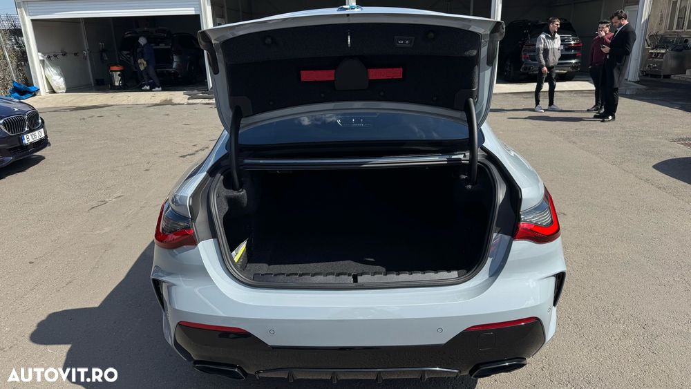 BMW M4 M440i xDrive - 15