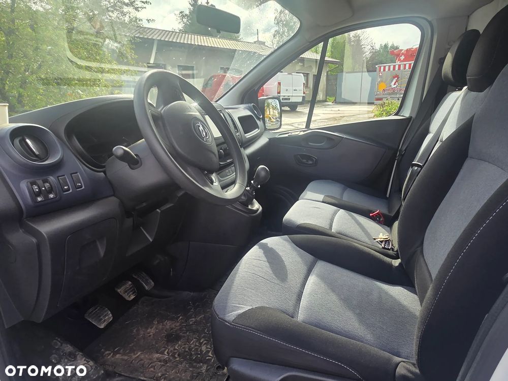 Opel vivaro - 8