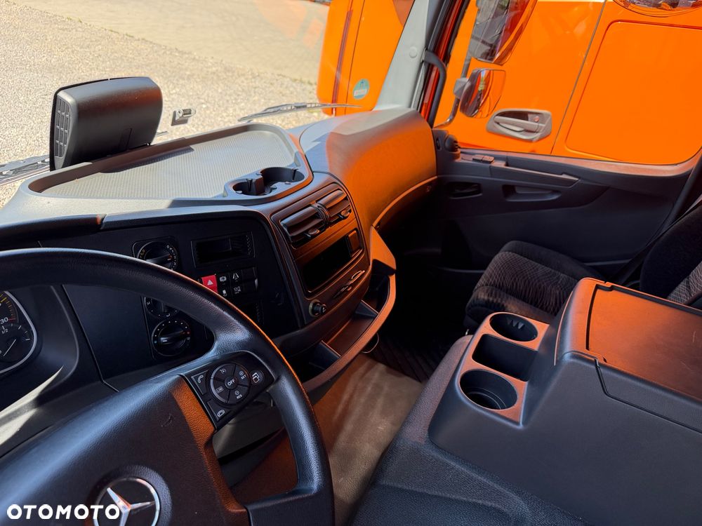 Mercedes-Benz ATEGO - 21