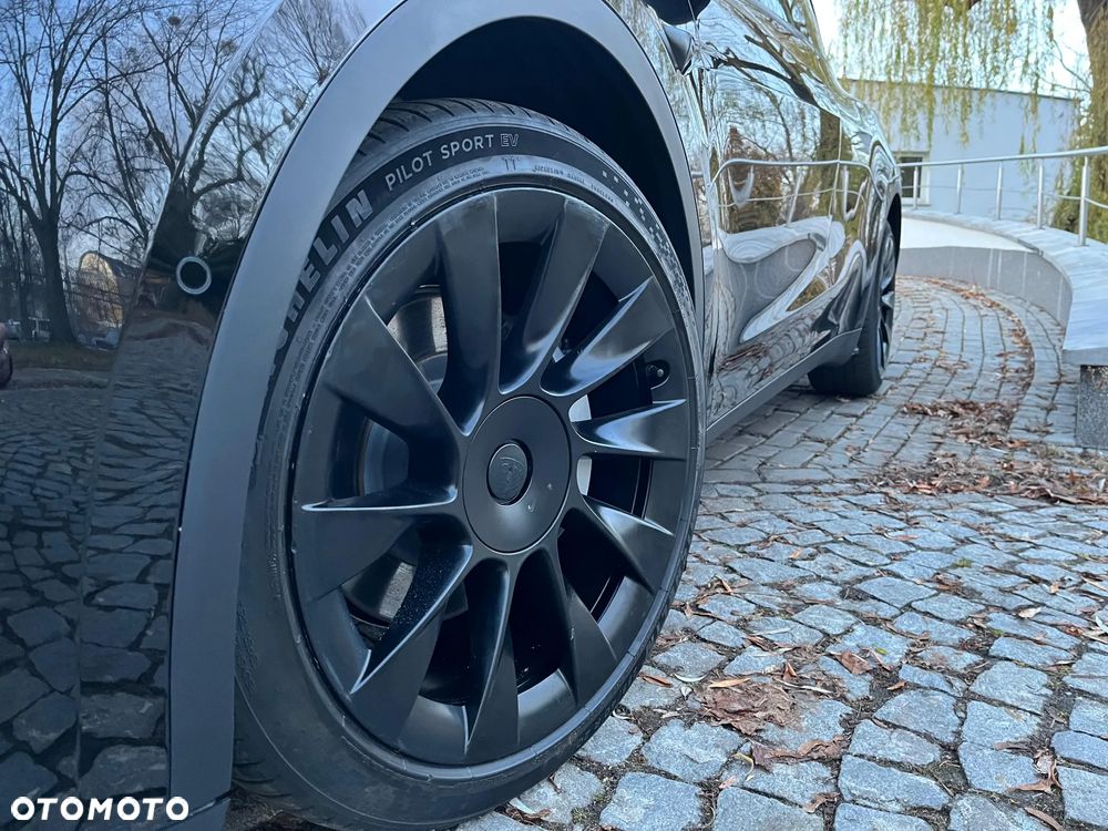 Tesla Y Long Range Dual Motor AWD - 2