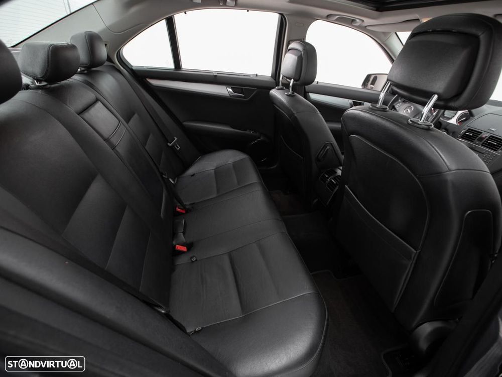 Mercedes-Benz C 320 - 10