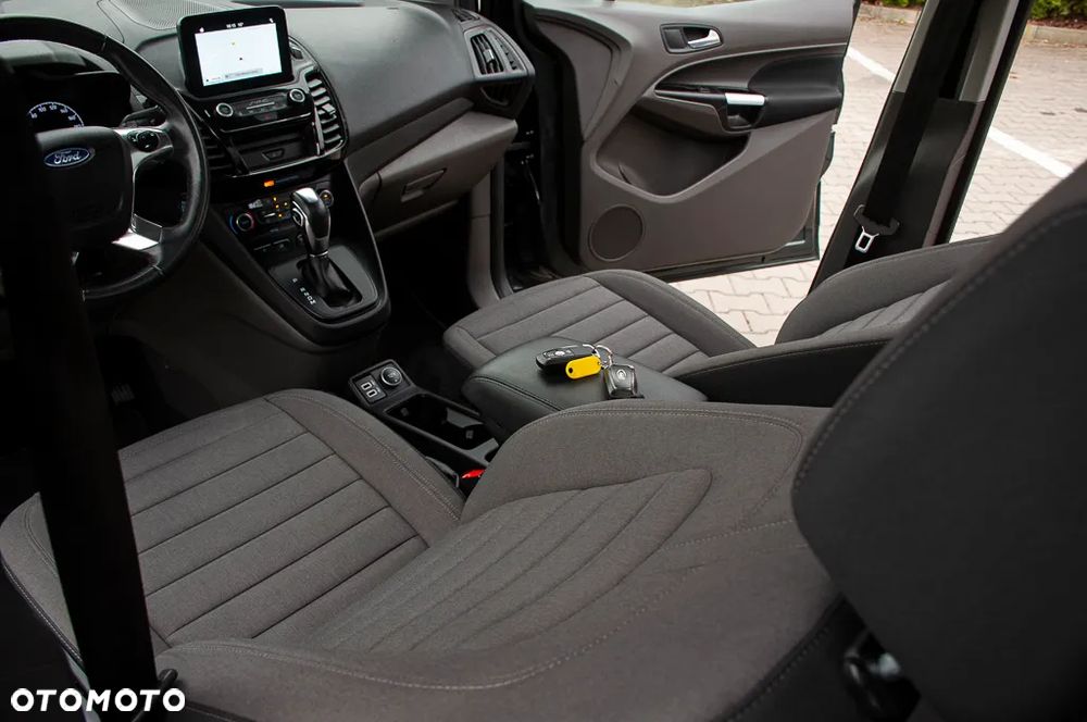 Ford Tourneo Connect Grand - 24