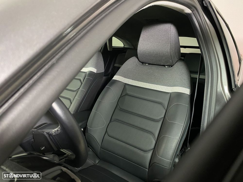 Citroën C4 PureTech 130 Stop&Start EAT8 SHINE - 23