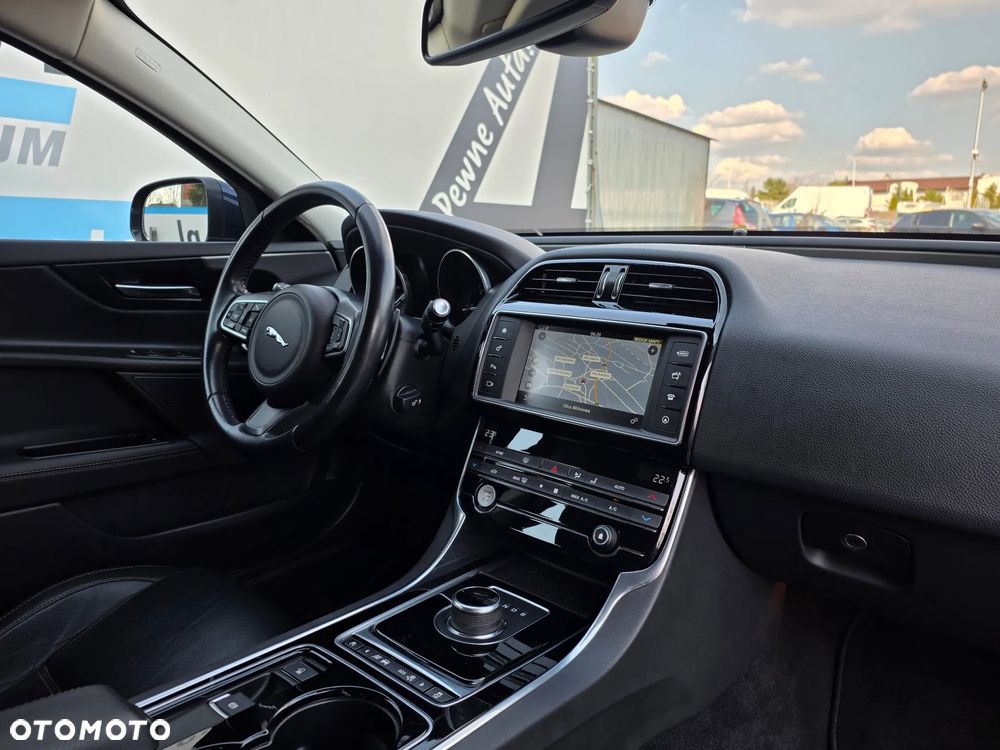 Jaguar XE E-Performance Portfolio - 12