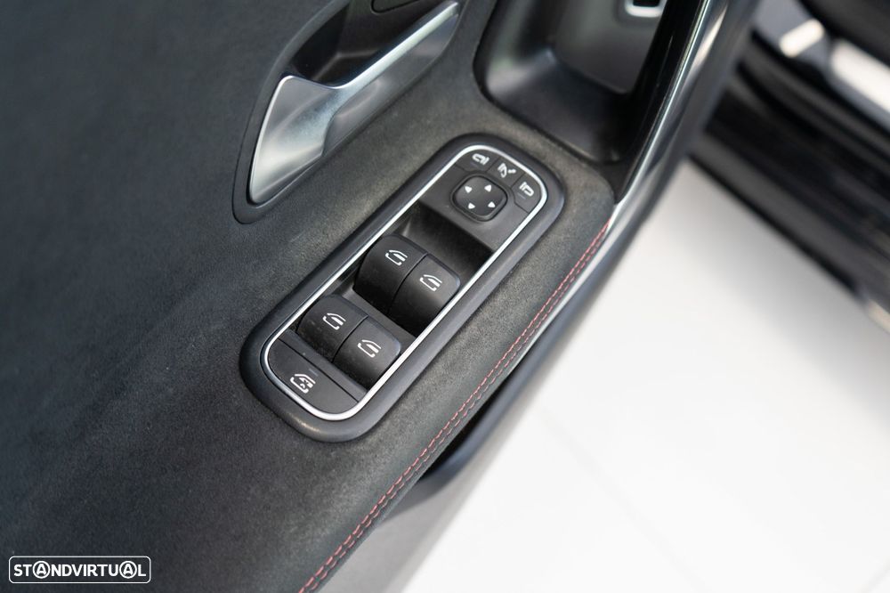 Mercedes-Benz A 250 e 8G-DCT AMG Line - 24