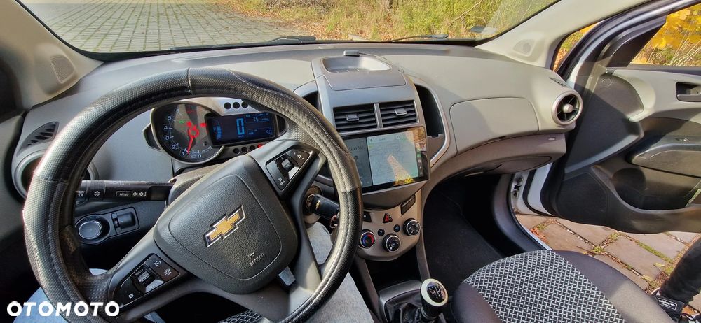 Chevrolet Aveo 1.2 LT - 10