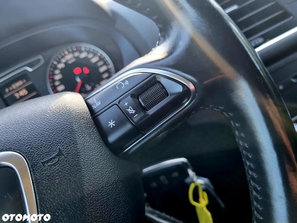 Audi Q3 2.0 TFSI quattro S tronic - 17