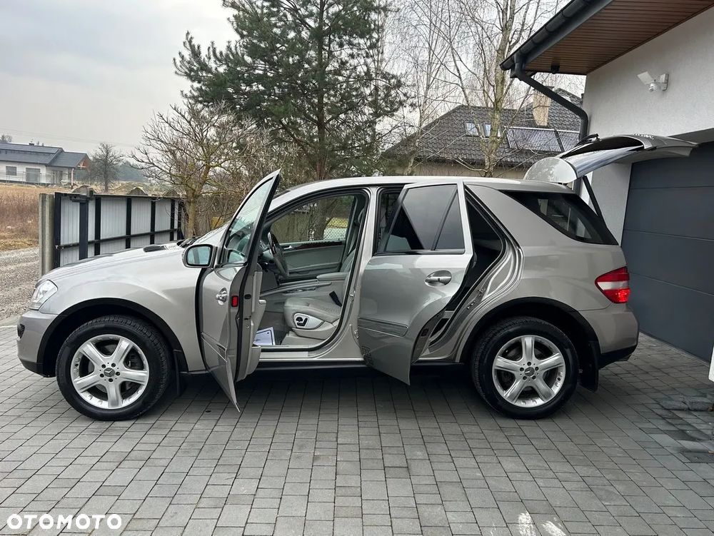 Mercedes-Benz ML 320 CDI 4Matic 7G-TRONIC Edition 10 - 12