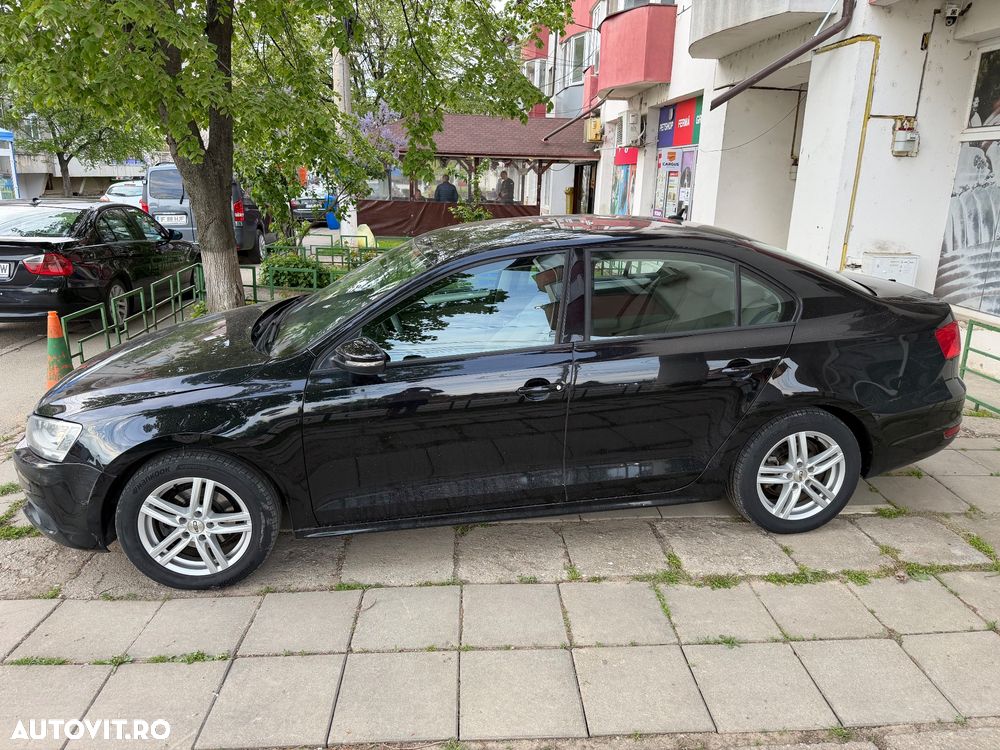 Volkswagen Jetta 1.2 TSI Trendline - 2