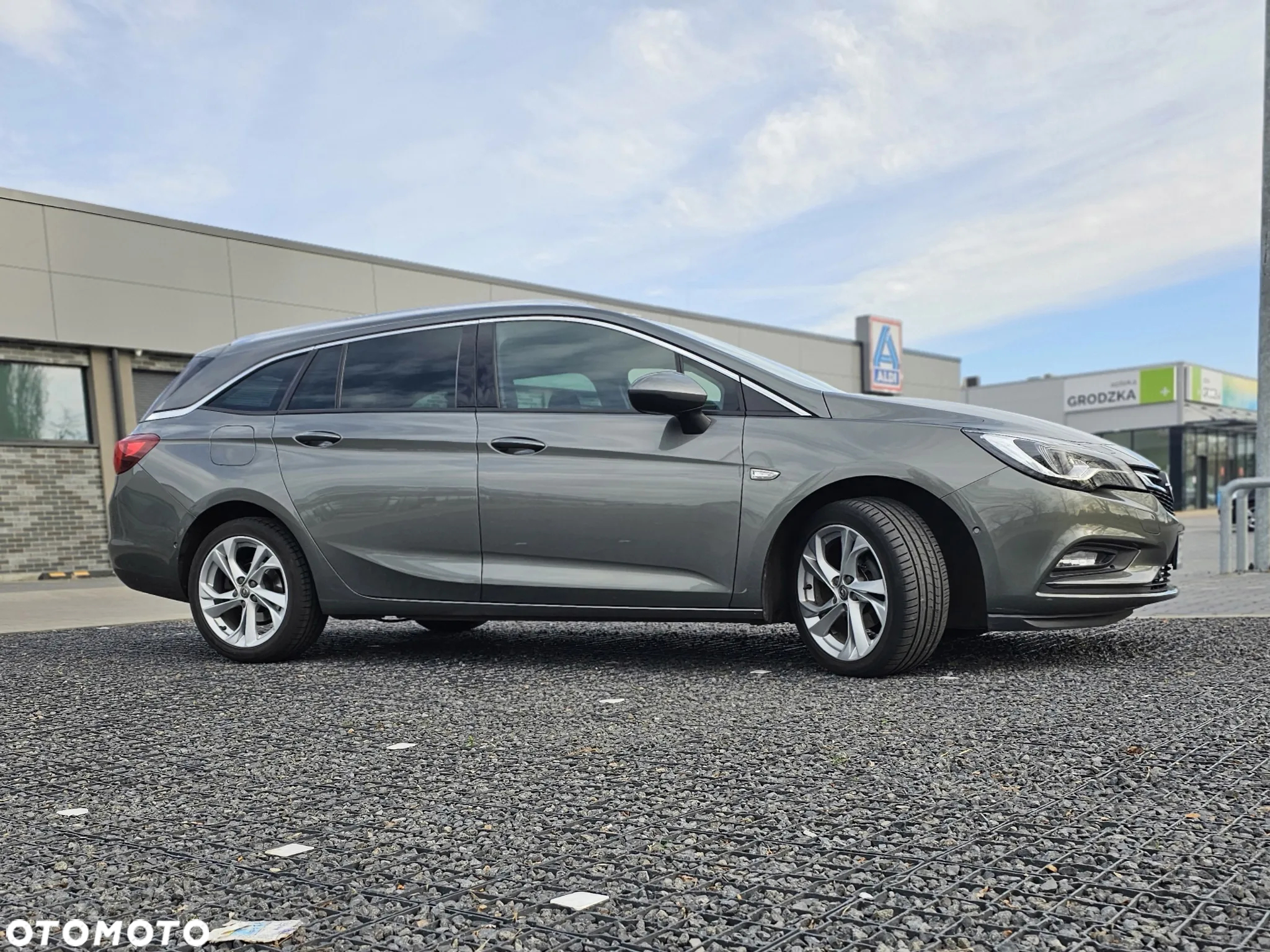 Opel Astra V 1.6 CDTI Dynamic - 10