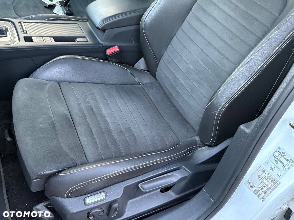 Volkswagen Passat Variant 2.0 TDI EVO Elegance DSG - 21