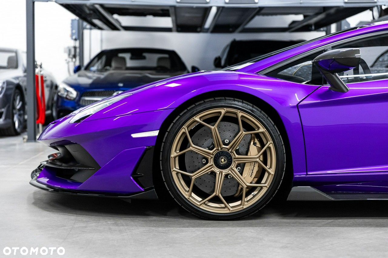 Lamborghini Aventador - 23