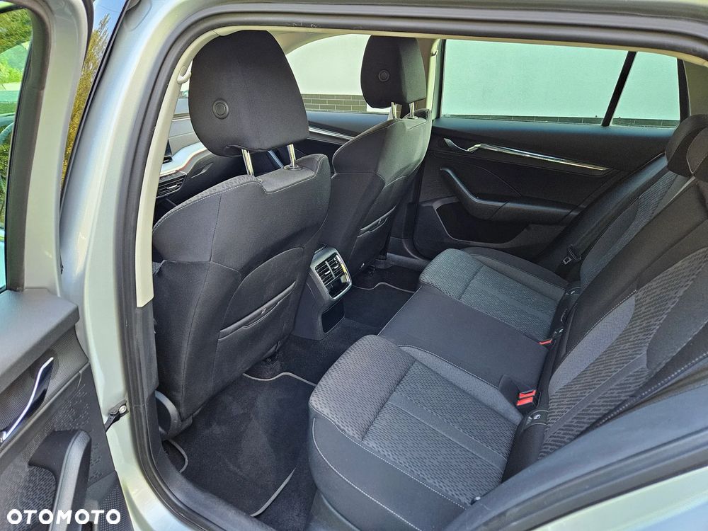 Skoda Octavia 2.0 TDI DSG Ultimate - 37