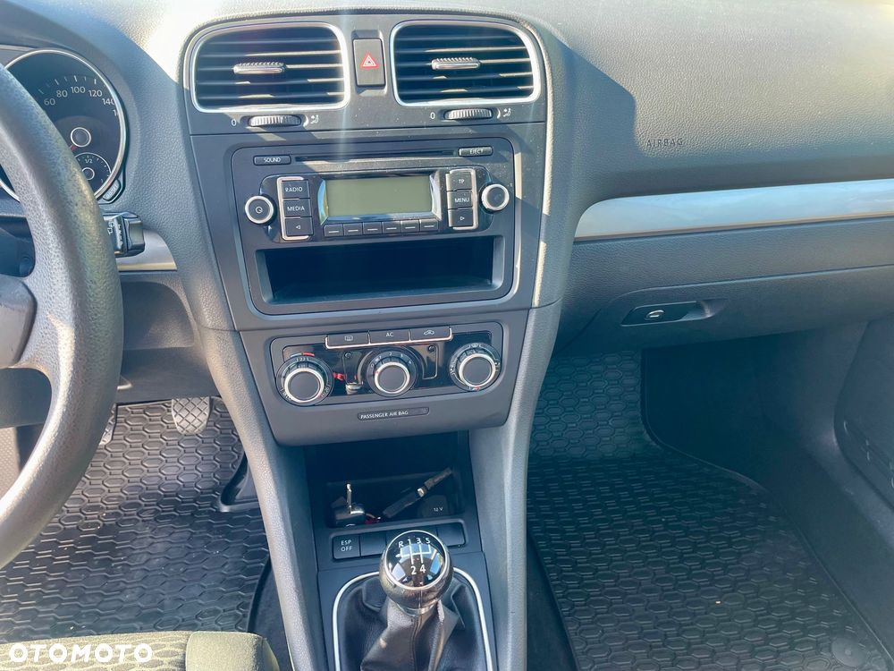 Volkswagen Golf - 32