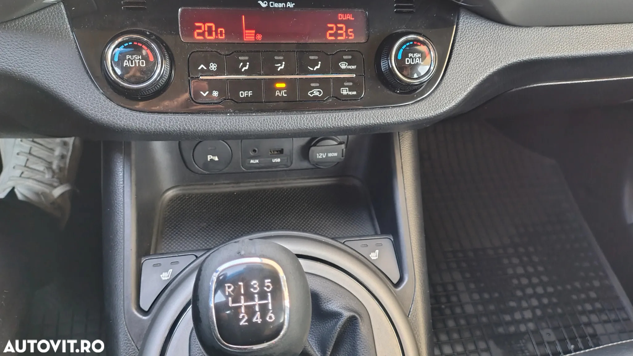 Kia Sportage 2.0 DSL MT 4x4 PREMIUM - 14