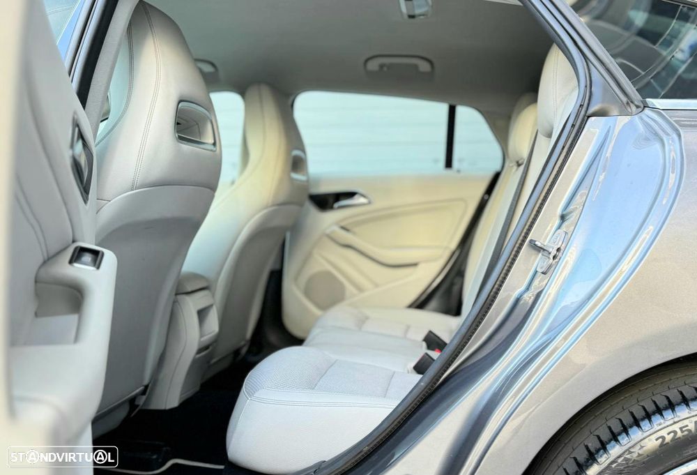 Mercedes-Benz CLA 180 d BlueEFFICIENCY Edition - 11
