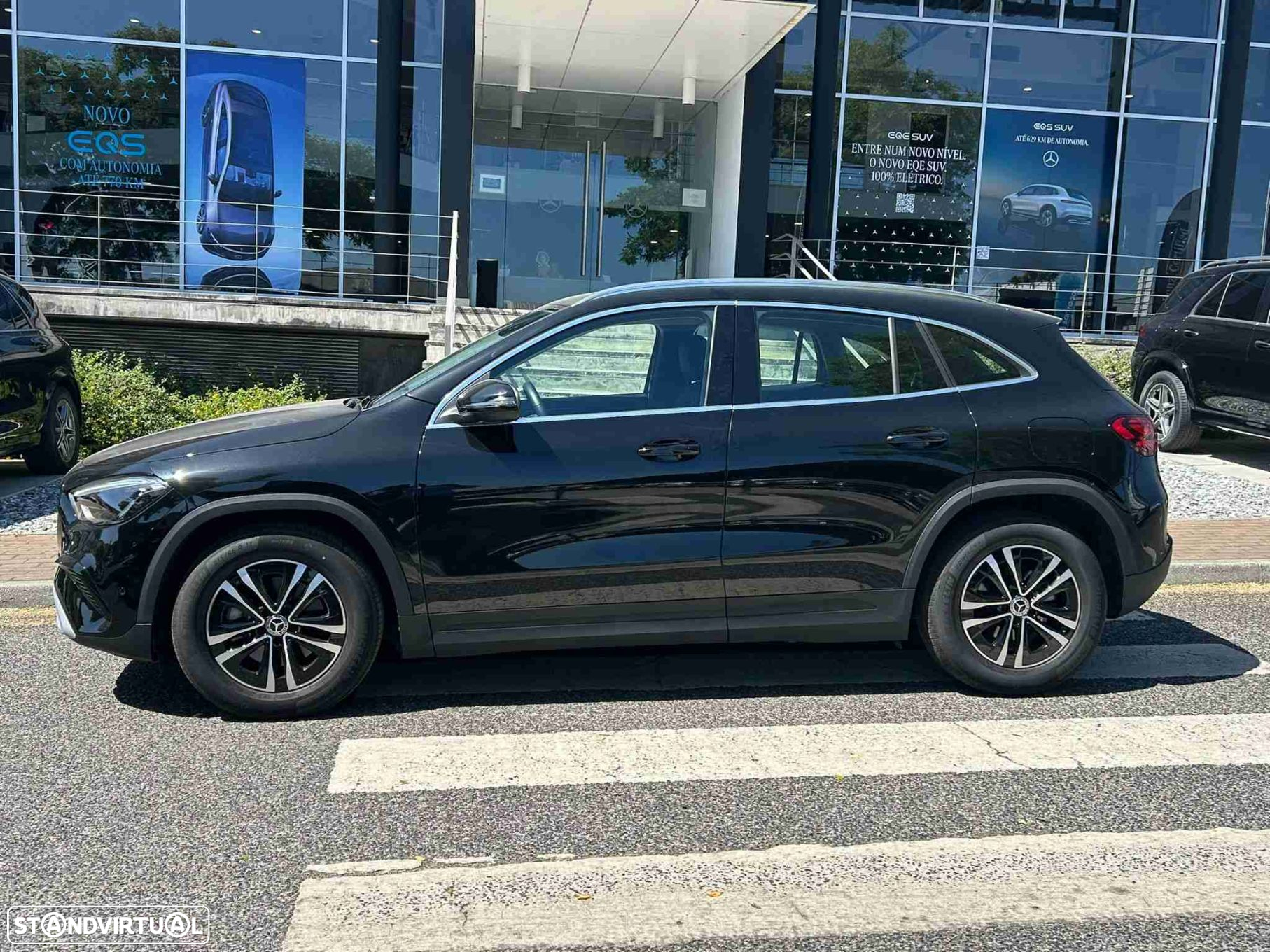 Mercedes-Benz GLA 200 Standard - 2