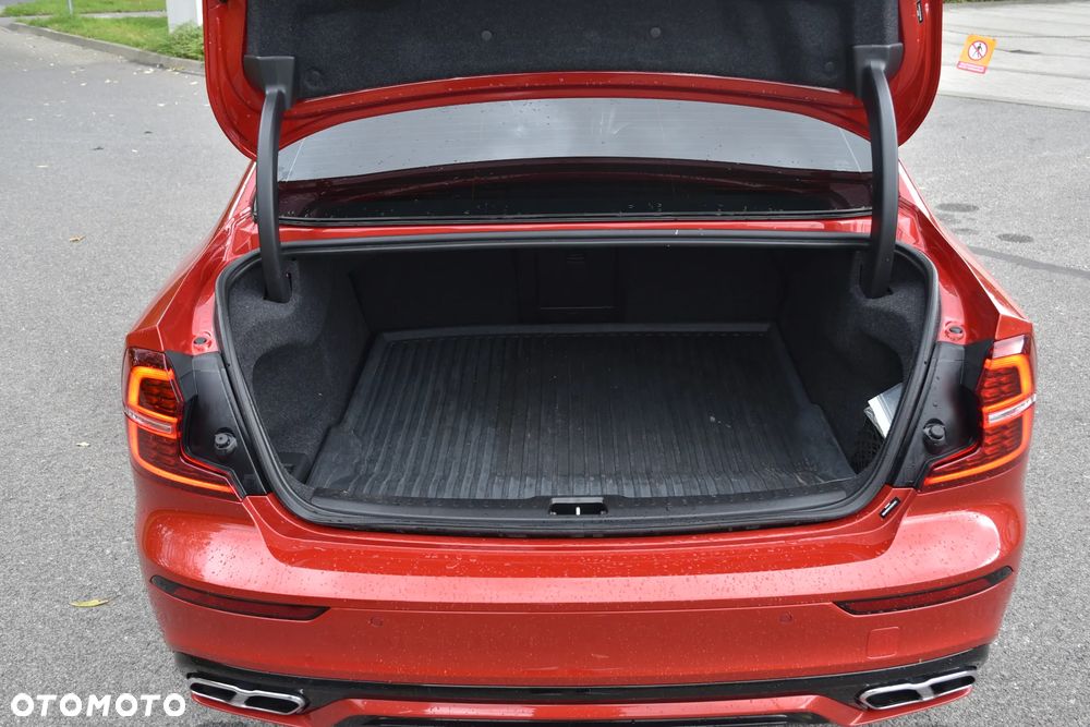 Volvo S60 T5 R-Design - 21