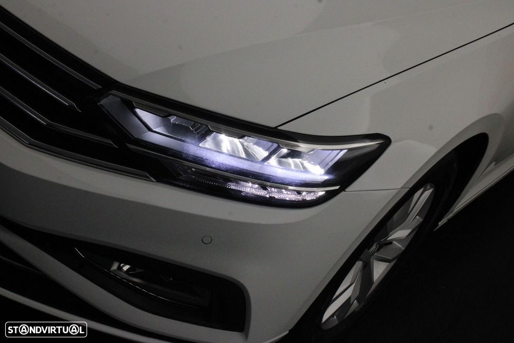 VW Passat Variant 2.0 TDI Business DSG - 46