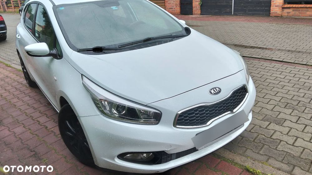 Kia Ceed - 4