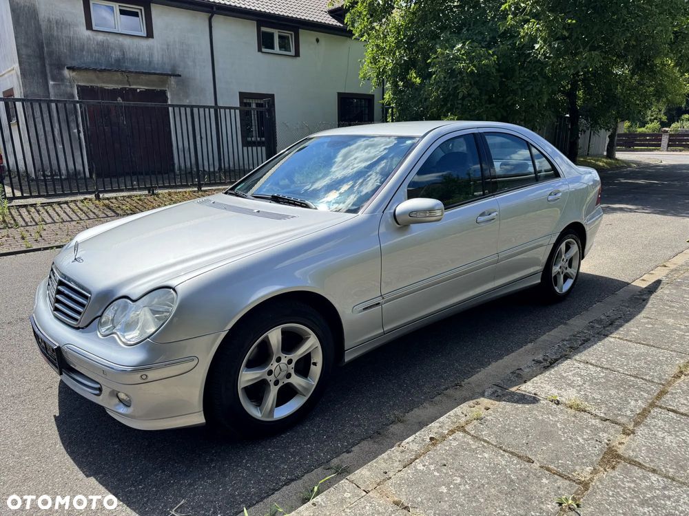 Mercedes-Benz Klasa C 180 Kompressor Automatik Avantgarde Sport Edition - 8