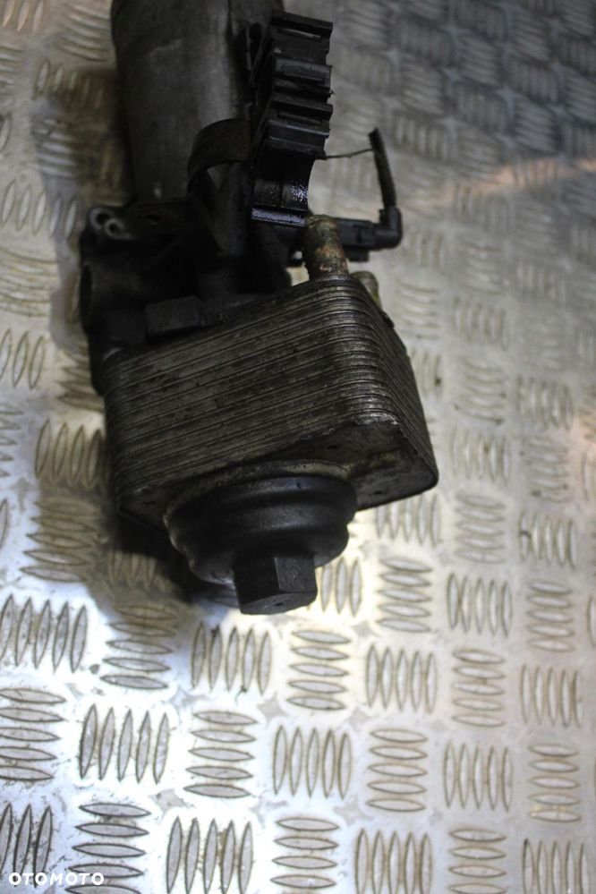 PODSTAWA OBUDOWA FILTRA OLEJU VW PASSAT B6 2.0 TDI 045115389J - 3