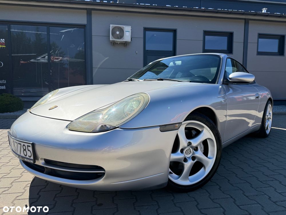 Porsche 911 Carrera 4 - 2