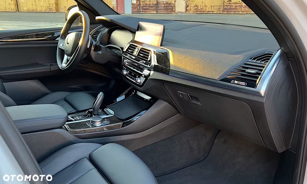 BMW X3 xDrive30i GPF Luxury Line - 9