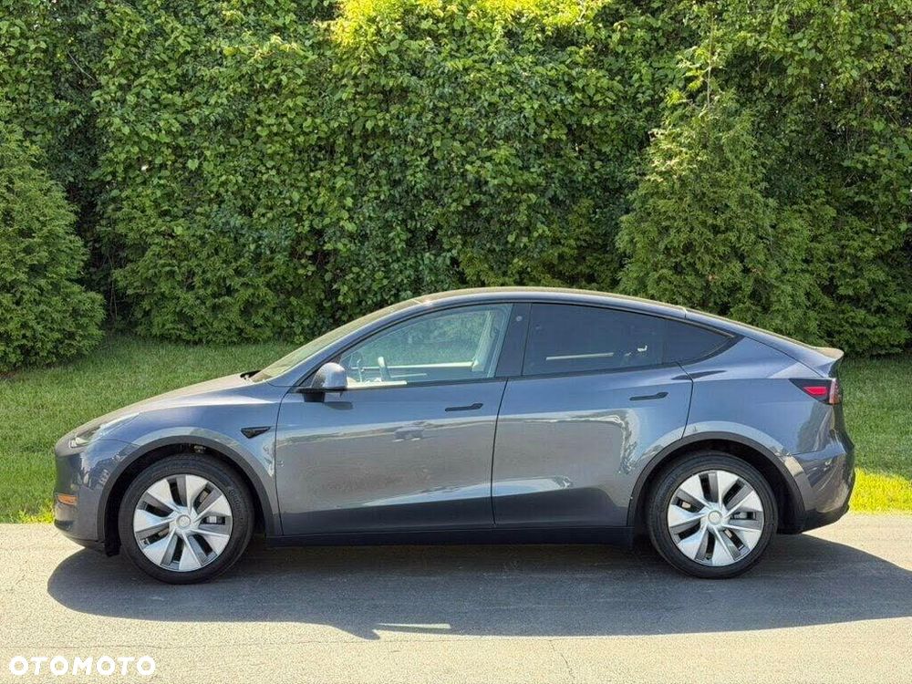 Tesla Model Y Long Range Dual Motor AWD - 3