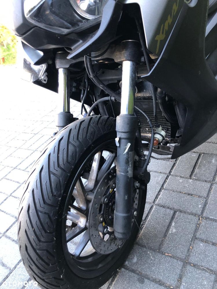 Yamaha X-max - 12