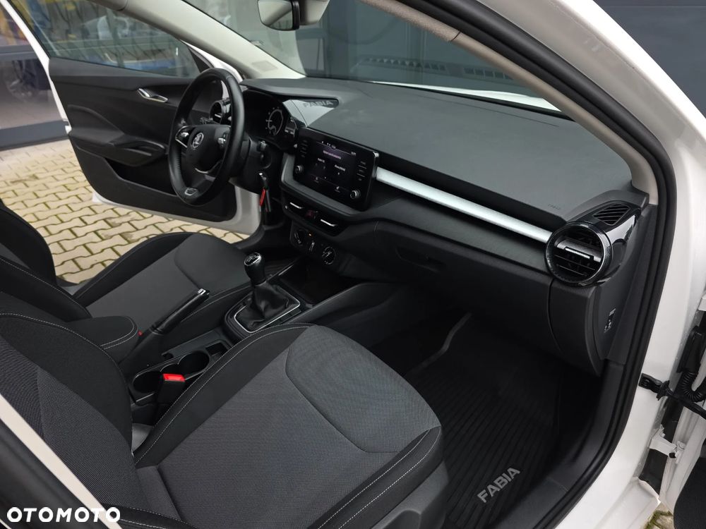 Skoda Fabia 1.0 Ambition - 28