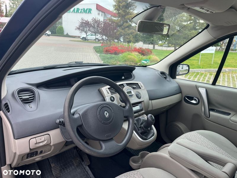 Renault Scenic 1.6 16V Confort Privilege - 18