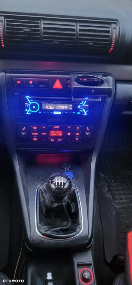 Audi A4 Limousine 2.4 Quattro - 5