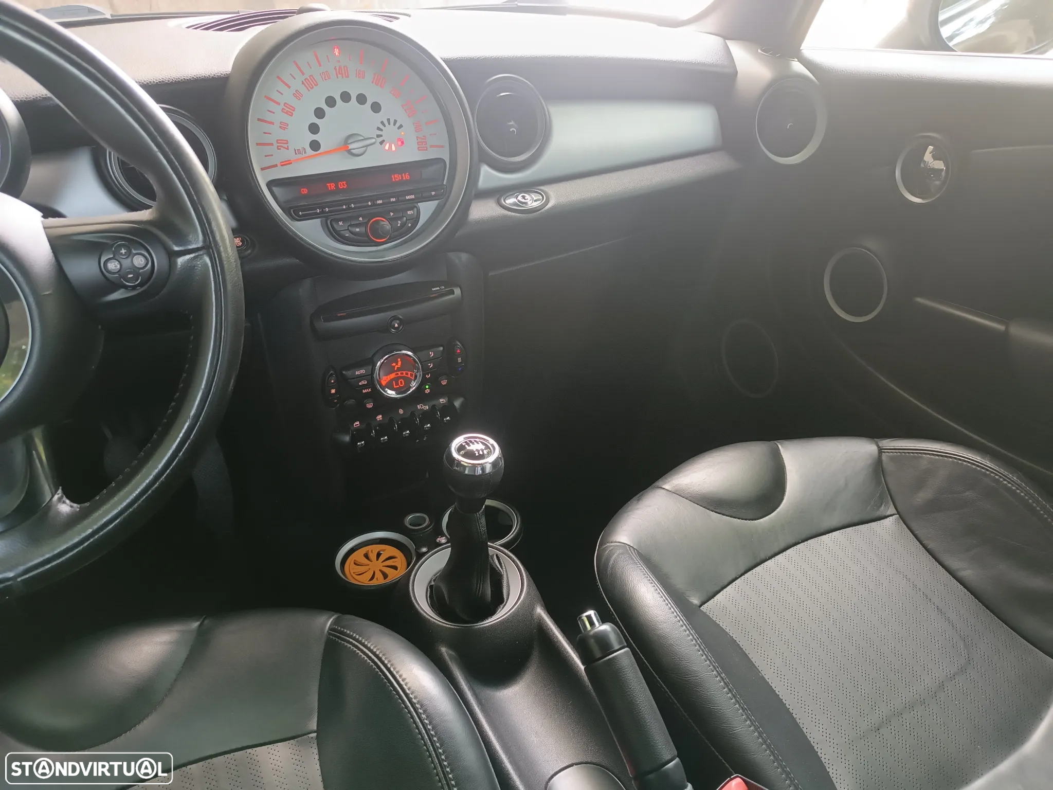 MINI Cabrio Cooper D - 8