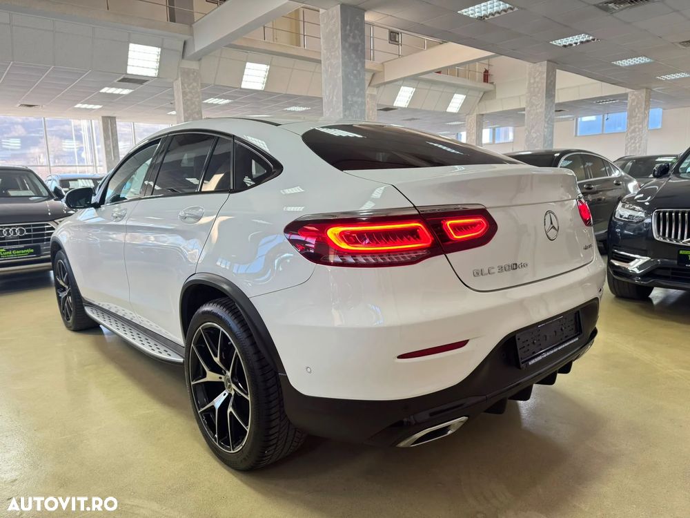 Mercedes-Benz GLC Coupe 300 de 4Matic 9G-TRONIC AMG Line - 11
