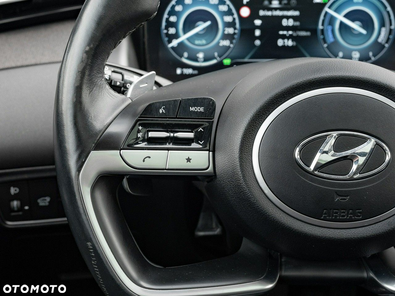 Hyundai Tucson 1.6 T-GDi HEV Executive 4WD - 17